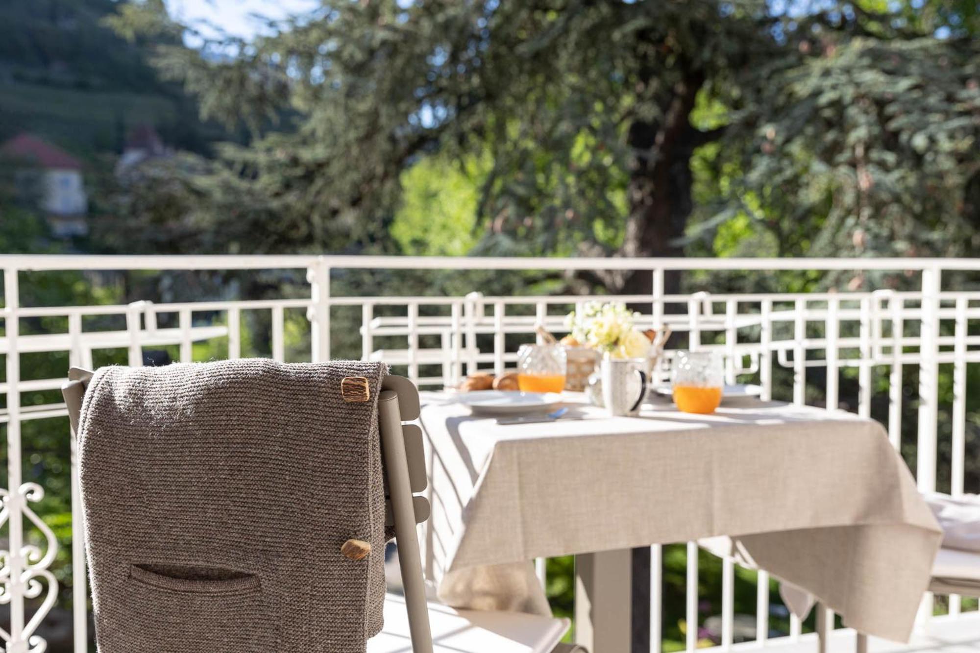 Apartamento Der Ladurner Hof - Wohnen Am Weinberg Merano Exterior foto